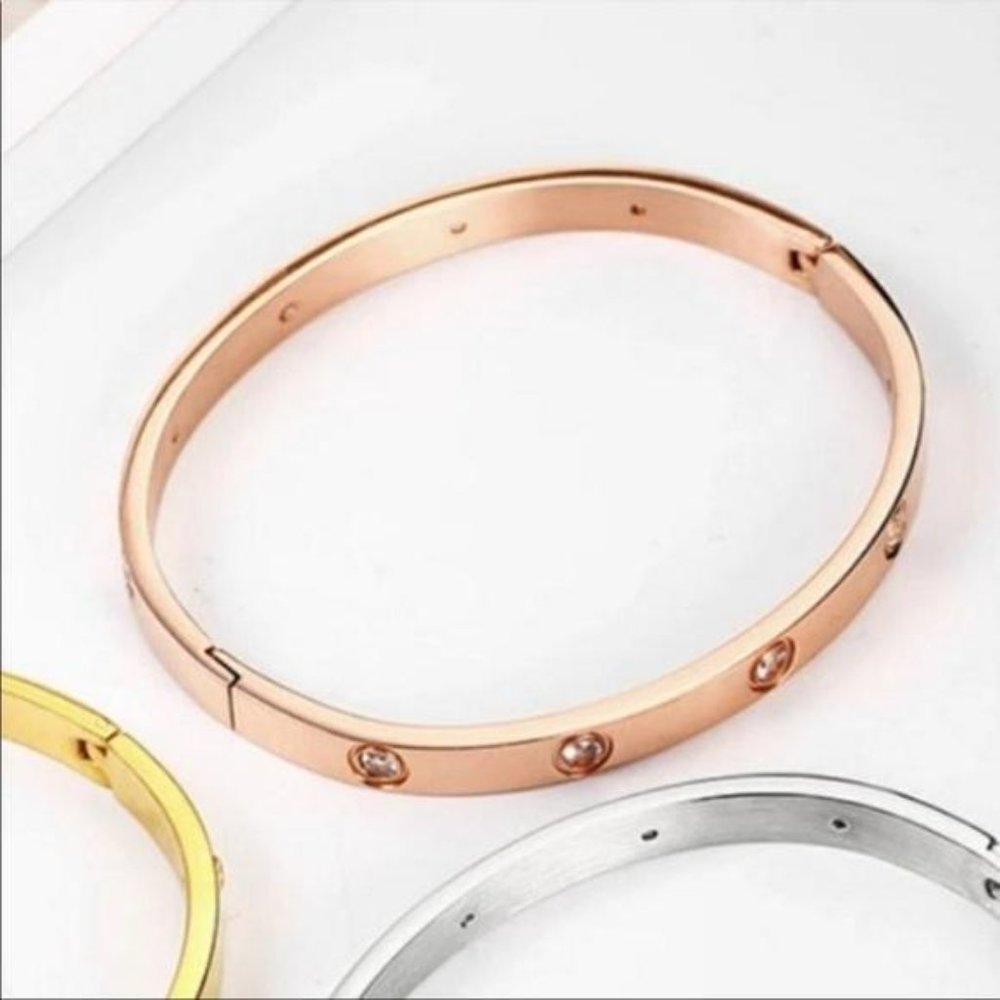 New 18k Rose Gold Diamond Bangle Bracelet - Picture 6 of 6